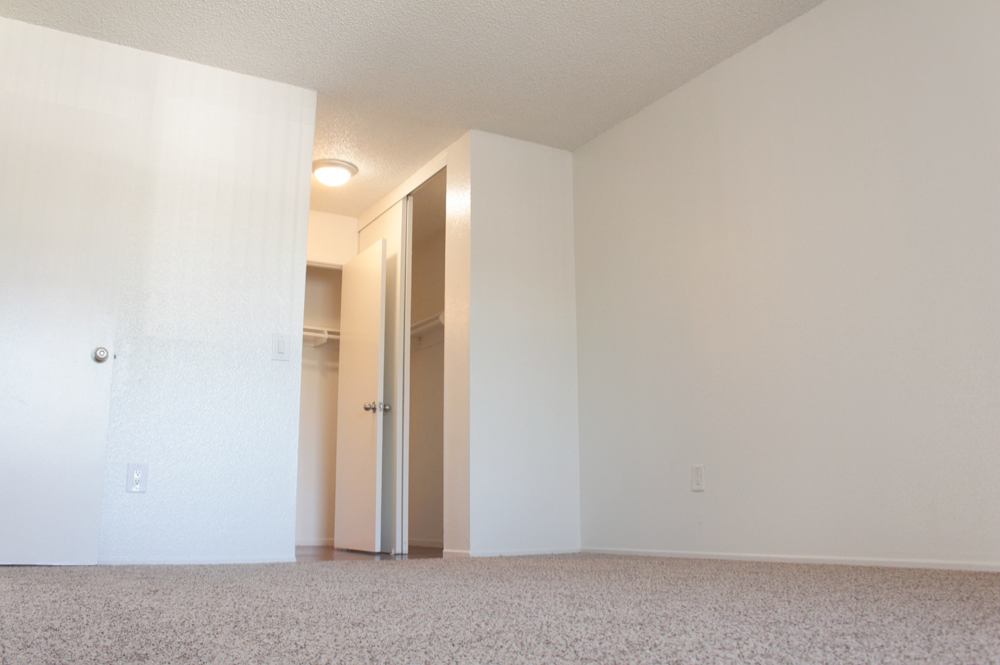 This image is the visual representation of Interiors 2 8 in Northpointe Apartments.